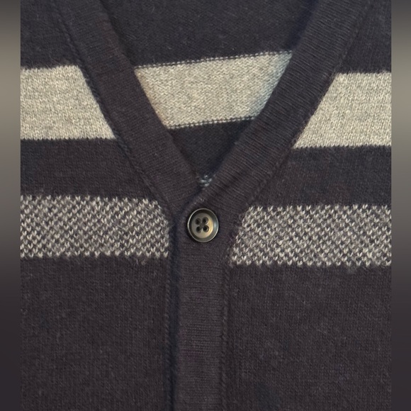 Men's Merino wool Cardigan in Navy blue Gray Stripes Sz M Preppy Casual - Picture 3 of 9